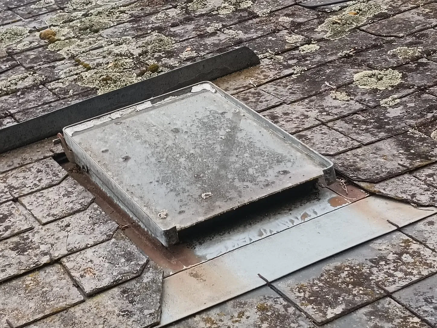 La tabatière, cette petite fenêtre de toit qu'on oublie pendant trente ans